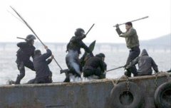 一艘中国渔船撞沉韩国海警快艇后逃逸